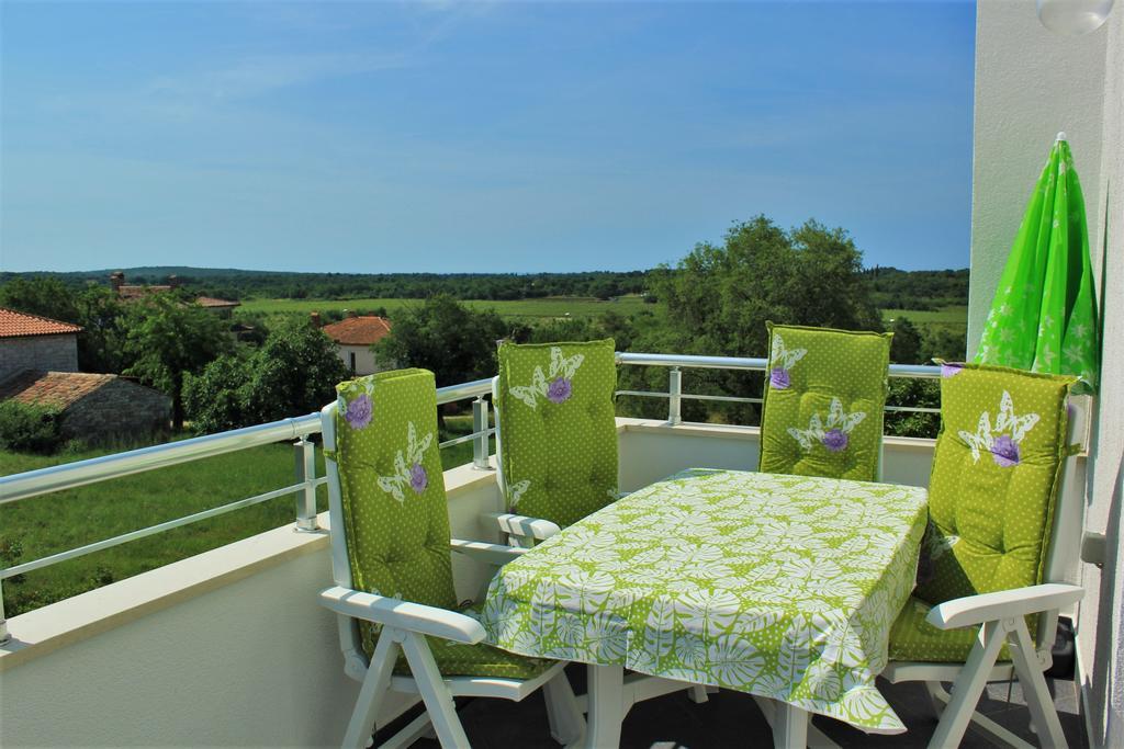 Apartment Eni Rovigno Esterno foto
